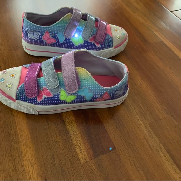 Airwalk Sneakers - Picture 6 of 7